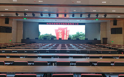 会议室拼接屏和小间距led哪个好？